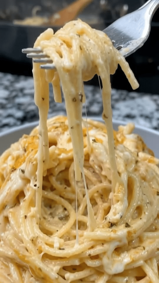 Home 1 Creamy Four-Cheese Garlic Parmesan Spaghetti